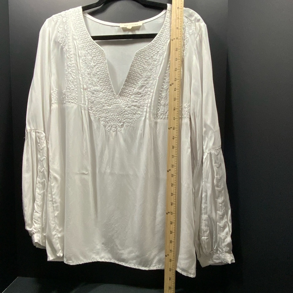 Solitaire Ivory Embroidered Blouse - Picture 5 of 5
